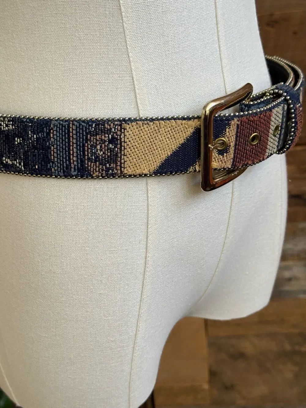 Tapestry Southwestern Aztec Pattern Belt Gold Tone Buckle Size ML Bohemian Boho